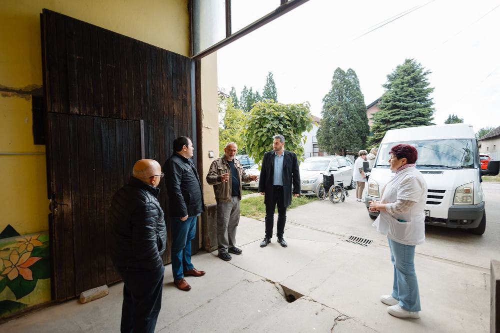 Megújúlt kapualj a Szociális Szolgáltató Központban